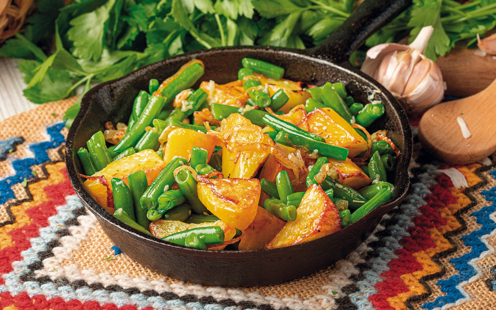 Cartofi la cuptor cu păstăi