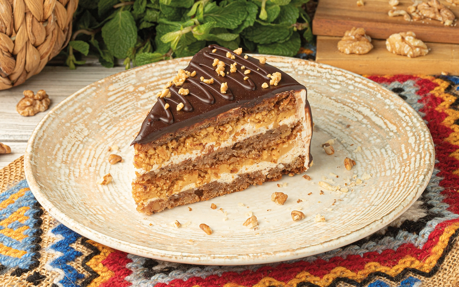 Tort cu caramelă şi nuci