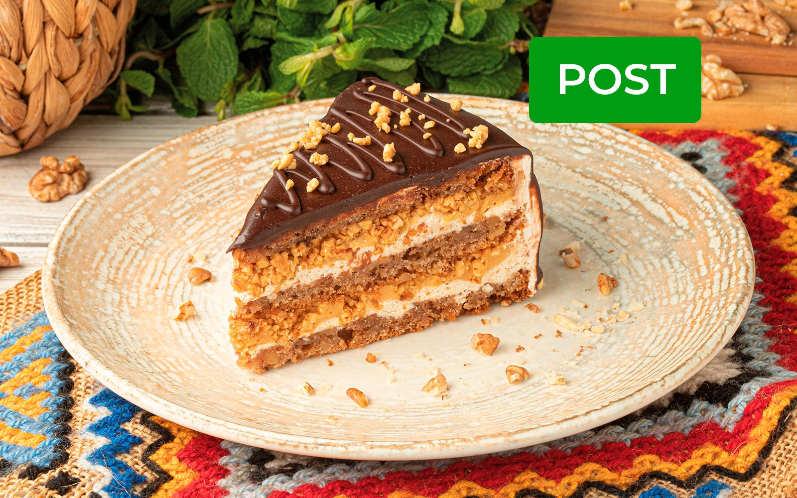 Tort cu caramelă şi nuci