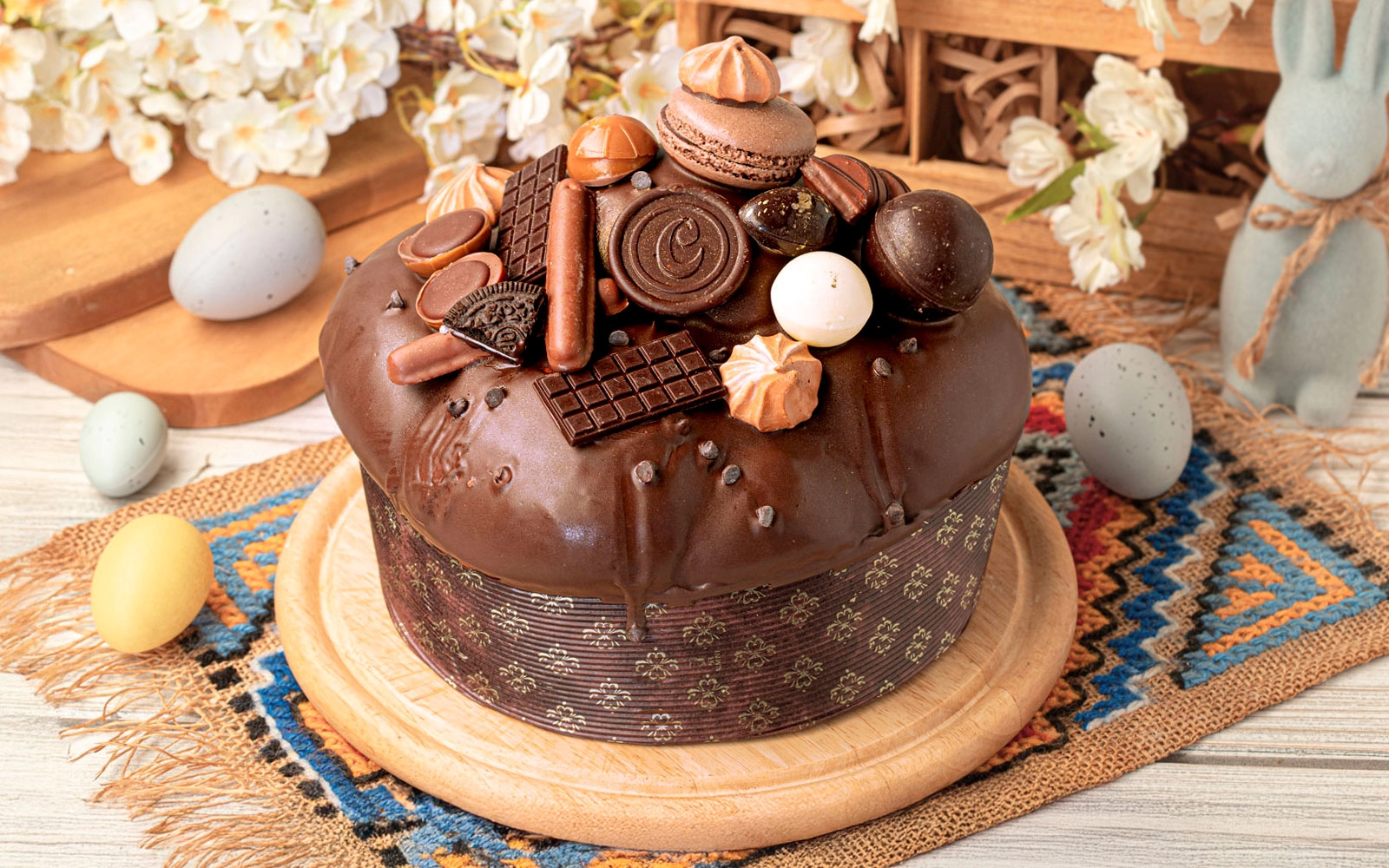 Cozonac cu ciocolată și alune