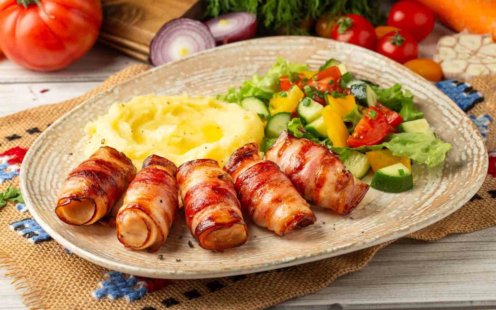 Frigărui de pui în bacon