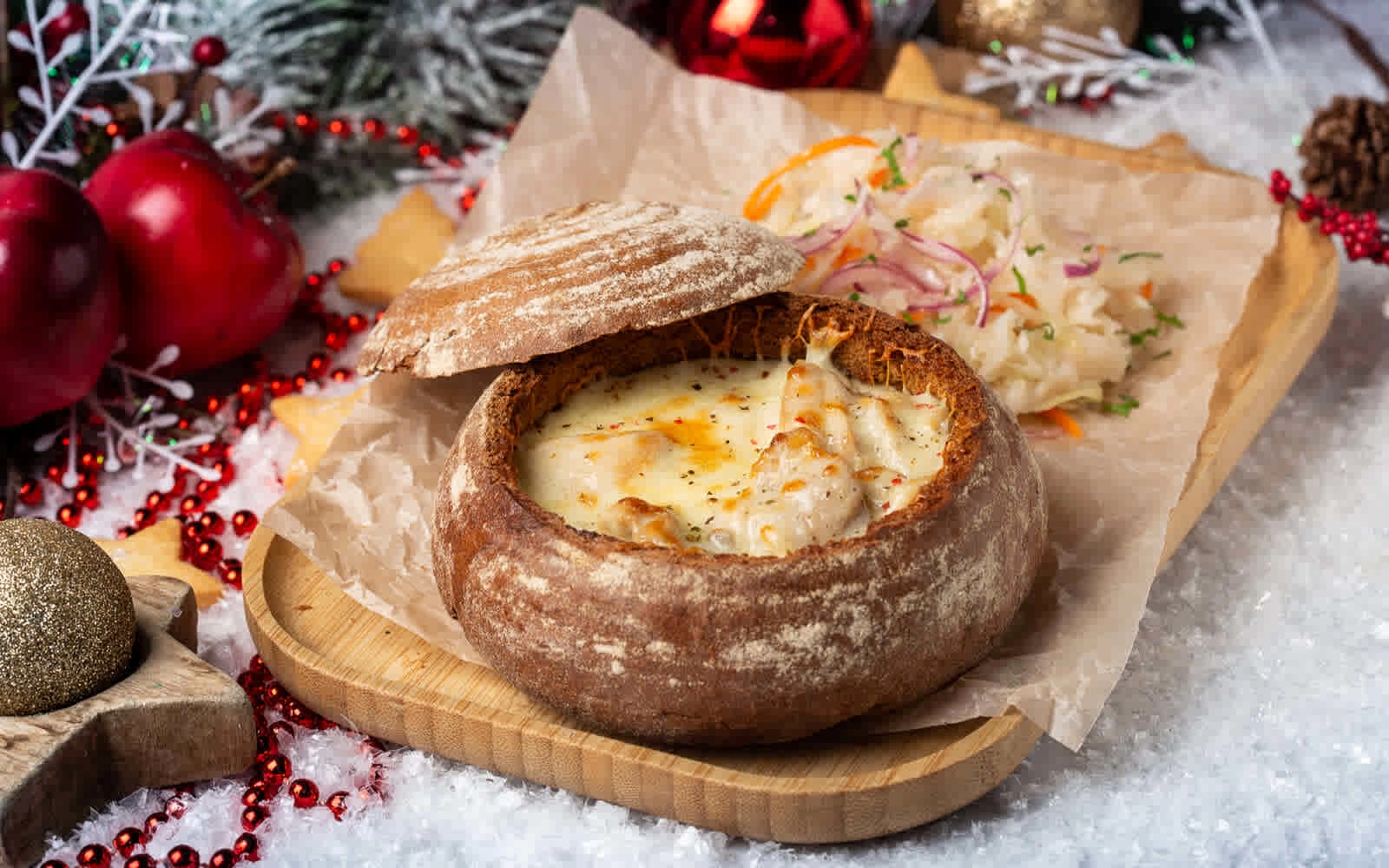 Carne de pui cu ciuperci în sos alb