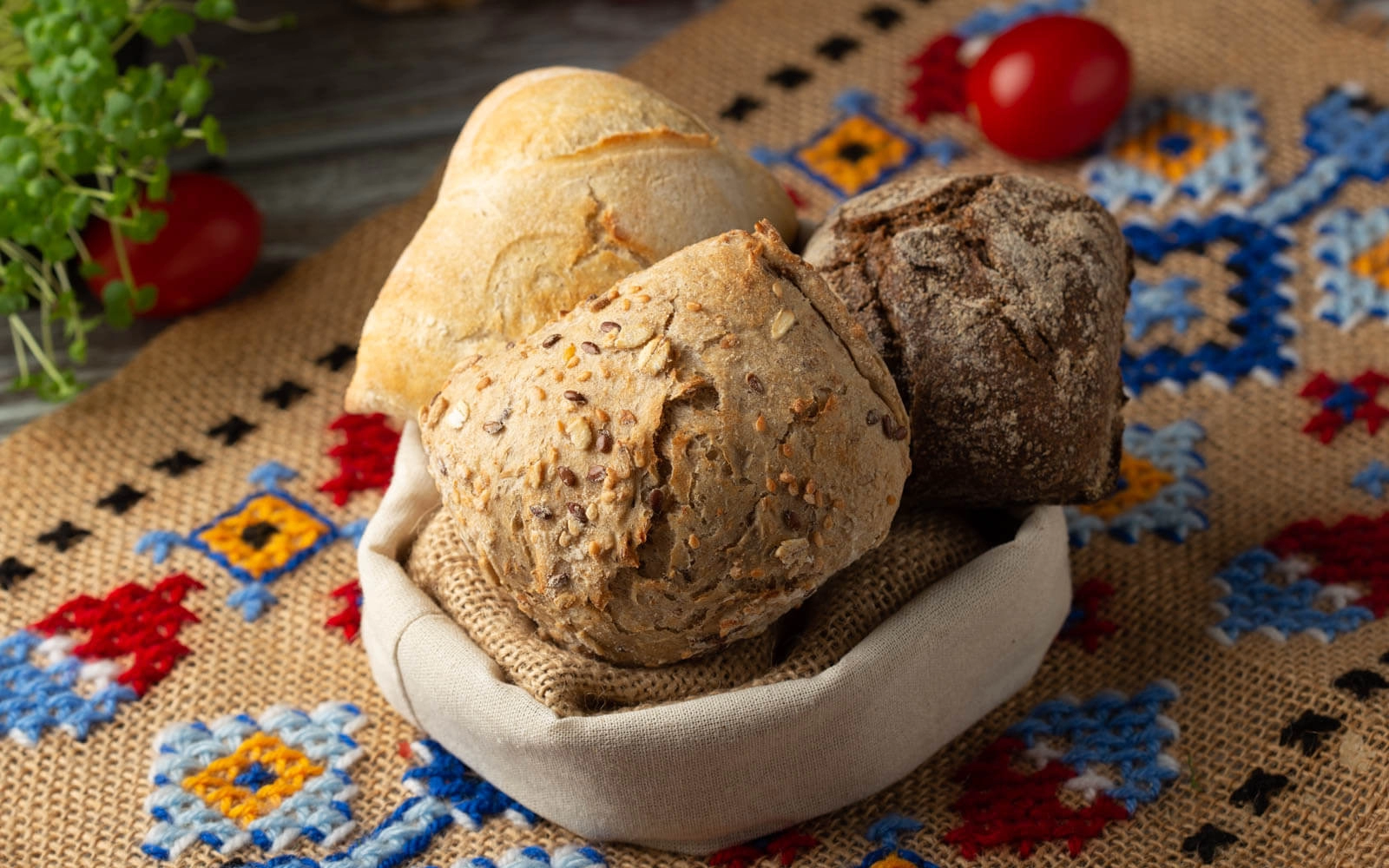 Basket with warm buns
