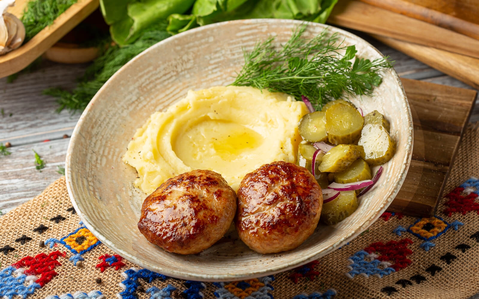 Homemade cutlets with mashed potatoes